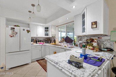 High-End Upgrades Meets Energy Efficiency in Sun City. Welcome on Sun City Lakes West and East in Arizona - for sale on GolfHomes.com, golf home, golf lot