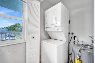 Well-maintained, spacious and bright 2-bedroom, 2-bath condo + on Oriole Golf and Tennis Club in Florida - for sale on GolfHomes.com, golf home, golf lot