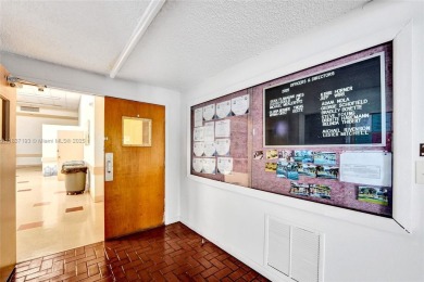 Well-maintained, spacious and bright 2-bedroom, 2-bath condo + on Oriole Golf and Tennis Club in Florida - for sale on GolfHomes.com, golf home, golf lot