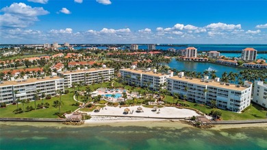 Under contract-accepting backup offers. Welcome to your on Isla Del Sol Yacht and Country Club in Florida - for sale on GolfHomes.com, golf home, golf lot