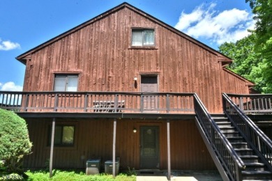 Welcome to this beautifully upgraded end-unit condo in Great on Minerals Golf Club in New Jersey - for sale on GolfHomes.com, golf home, golf lot