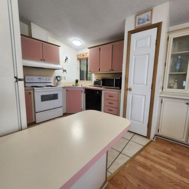 Come take a look at this home located in the GATED neighborhood on Silver Lake Executive Golf Course in Florida - for sale on GolfHomes.com, golf home, golf lot
