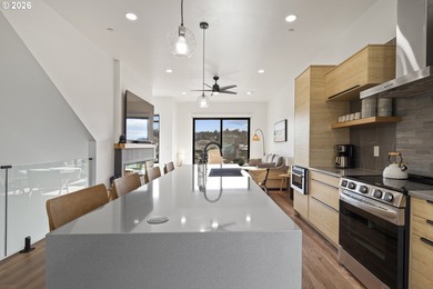 Rare opportunity to own a turn key Short Term Rental. Sale comes on  in Oregon - for sale on GolfHomes.com, golf home, golf lot