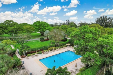 OPEN SAT Spectacular GOLF COURSE APARTMENT at PALM-AIRE, a on Palm-Aire Country Club and Resort - The Oaks in Florida - for sale on GolfHomes.com, golf home, golf lot