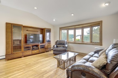 Welcome 27 Suzanne Lane, a sprawling hi ranch in the heart of on Bethpage State Park Golf Course - Black in New York - for sale on GolfHomes.com, golf home, golf lot