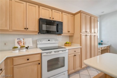 2 Bed Plus Den 2 bath Sutton Walk *St Thomas* Condo in Lexington on Lexington Country Club in Florida - for sale on GolfHomes.com, golf home, golf lot