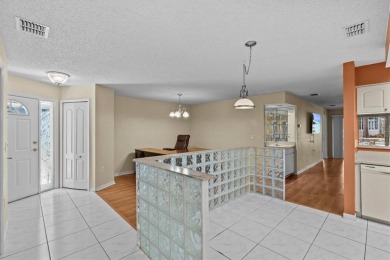 NTASTIC VALUE! LOWEST PRICED VILLA IN GREEN DOLPHIN! Great one on Tarpon Springs Golf Course in Florida - for sale on GolfHomes.com, golf home, golf lot