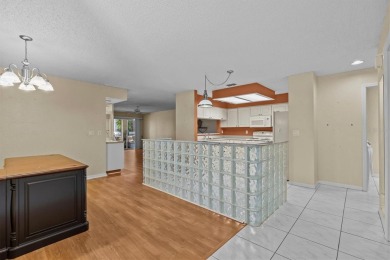 NTASTIC VALUE! LOWEST PRICED VILLA IN GREEN DOLPHIN! Great one on Tarpon Springs Golf Course in Florida - for sale on GolfHomes.com, golf home, golf lot