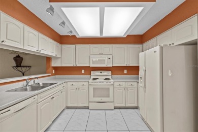 NTASTIC VALUE! LOWEST PRICED VILLA IN GREEN DOLPHIN! Great one on Tarpon Springs Golf Course in Florida - for sale on GolfHomes.com, golf home, golf lot