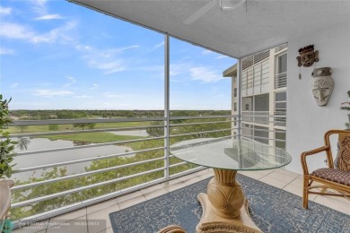 Welcome! This spacious 2/2 in Palm Aire features renovated and on Palm-Aire Country Club and Resort - Palms in Florida - for sale on GolfHomes.com, golf home, golf lot