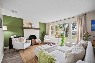 Updated Coastal Home - Golf Cart to Rockport Beach - 2 Living on Rockport Country Club in Texas - for sale on GolfHomes.com, golf home, golf lot