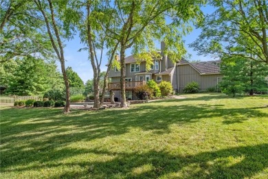 Welcome to your private retreat in the heart of Lakewood--where on Lakewood Oaks Golf Club, Ltd. in Missouri - for sale on GolfHomes.com, golf home, golf lot
