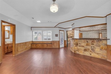 Luxury Golf Course Living with Endless Potential!
Perfectly on Walnut Creek Country Club in Texas - for sale on GolfHomes.com, golf home, golf lot