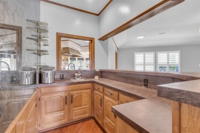 Luxury Golf Course Living with Endless Potential!
Perfectly on Walnut Creek Country Club in Texas - for sale on GolfHomes.com, golf home, golf lot