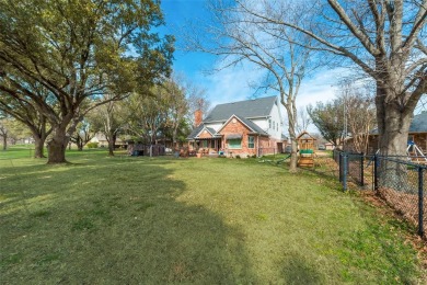 Nestled in the Lake Kiowa golf course community, this 3428 sqft on Lake Kiowa Golf Course in Texas - for sale on GolfHomes.com, golf home, golf lot