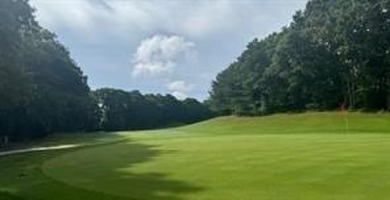 Amenities! Amenities! This 2 bedroom, 1 bath, pet friendly condo on Bretton Woods Country Club in New York - for sale on GolfHomes.com, golf home, golf lot