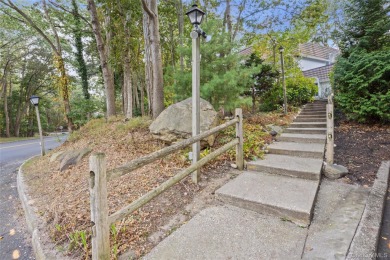 Welcome to this inviting residence located in the desirable on Bretton Woods Country Club in New York - for sale on GolfHomes.com, golf home, golf lot