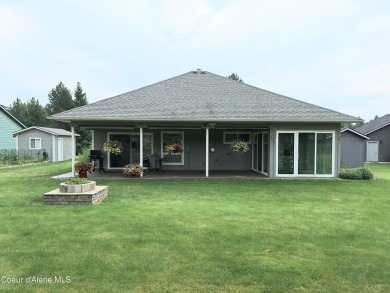 Light & bright single level home on the first fairway of the on Stoneridge Golf Club in Idaho - for sale on GolfHomes.com, golf home, golf lot