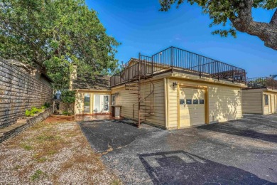 Come see this end unit condo on the golf course of Slick Rock at on Slick Rock Golf Course - Horseshoe Bay in Texas - for sale on GolfHomes.com, golf home, golf lot