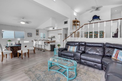 Full 2 side Duplex - A Fantastic Investment Opportunity! Live in on Key Colony Beach Golf Course in Florida - for sale on GolfHomes.com, golf home, golf lot