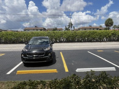 CLEAN, CLEAN, CLEAN!! Great ground floor 2/2 unit in Flanders on Kings Point Golf -Flanders Way in Florida - for sale on GolfHomes.com, golf home, golf lot