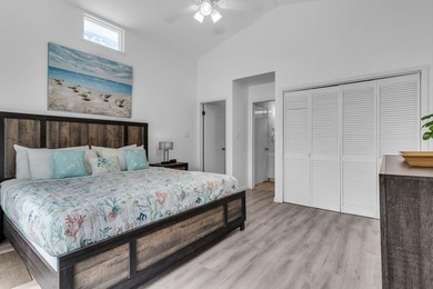 Full 2 side Duplex - A Fantastic Investment Opportunity! Live in on Key Colony Beach Golf Course in Florida - for sale on GolfHomes.com, golf home, golf lot