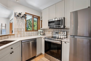 This beautifully updated 3-bedroom, 2-bathroom, 1,249 sq ft on  in  - for sale on GolfHomes.com, golf home, golf lot