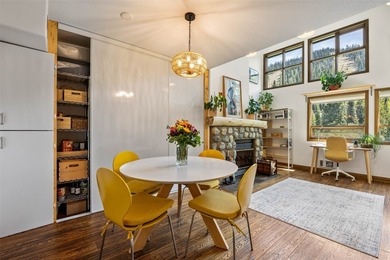 This beautifully updated 3-bedroom, 2-bathroom, 1,249 sq ft on  in  - for sale on GolfHomes.com, golf home, golf lot