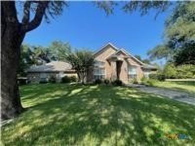 Exquisitely crafted and maintained custom-built home nestled in on Cameron Country Club in Texas - for sale on GolfHomes.com, golf home, golf lot