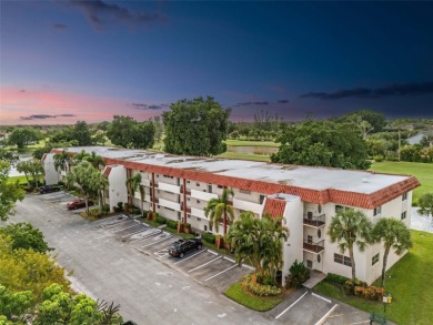 Welcome to this BEAUTIFUL 2/2 FIRST-FLOOR UNIT, located ON THE on Hollybrook Golf and Tennis Club  in Florida - for sale on GolfHomes.com, golf home, golf lot