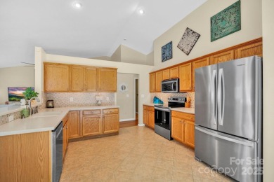 Beautifully maintained single-level home in desirable Etowah on Etowah Valley Golf Club in North Carolina - for sale on GolfHomes.com, golf home, golf lot