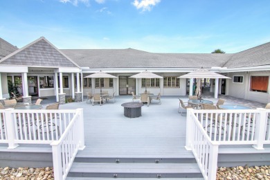 Location, quality craftsmanship, and move-in ready living come on Spruce Creek Golf Club in Florida - for sale on GolfHomes.com, golf home, golf lot
