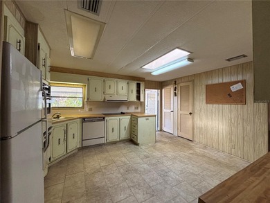 ALL OFFERS CONSIDERED!
3-bedroom, 2-bath home in the on Zellwood Station Country Club in Florida - for sale on GolfHomes.com, golf home, golf lot