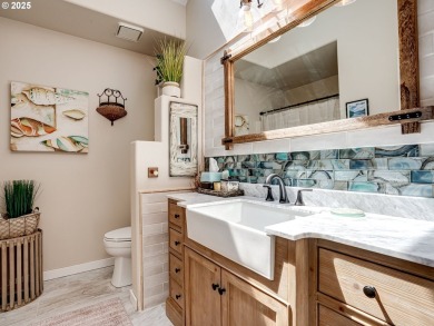 Enjoy resort-style living at Charbonneau! This 2 bed 2 bath on Charbonneau Golf Club in Oregon - for sale on GolfHomes.com, golf home, golf lot