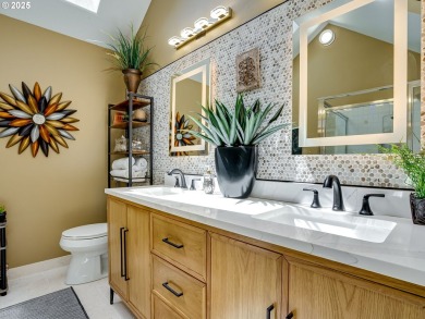 Enjoy resort-style living at Charbonneau! This 2 bed 2 bath on Charbonneau Golf Club in Oregon - for sale on GolfHomes.com, golf home, golf lot