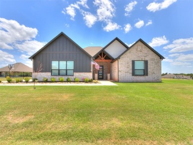 The neighborhood includes a pool, a golf course, a restaurant on Winter Creek Golf and Social Club in Oklahoma - for sale on GolfHomes.com, golf home, golf lot