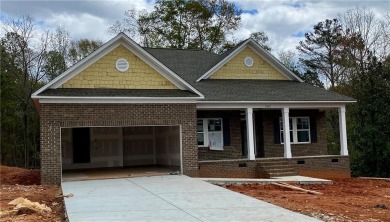 EASY LIVING at it's BEST!! Come see this ONE-STORY, easy entry on Cross Creek Plantation in South Carolina - for sale on GolfHomes.com, golf home, golf lot