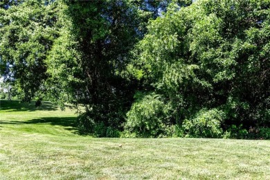 Let's live on the golf course!! Beautiful custom built home on on Hodge Park Golf Club in Missouri - for sale on GolfHomes.com, golf home, golf lot