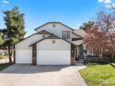 Eagle Location situated on the ridge overlooking Downtown Eagle on Eagle Hills Golf Course in Idaho - for sale on GolfHomes.com, golf home, golf lot