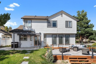 Eagle Location situated on the ridge overlooking Downtown Eagle on Eagle Hills Golf Course in Idaho - for sale on GolfHomes.com, golf home, golf lot