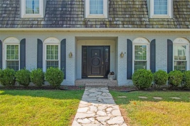 Welcome to this spacious 3-bedroom, 3-bathroom home located in on Country Club of Blue Springs in Missouri - for sale on GolfHomes.com, golf home, golf lot
