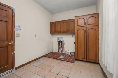 Welcome to this spacious 3-bedroom, 3-bathroom home located in on Country Club of Blue Springs in Missouri - for sale on GolfHomes.com, golf home, golf lot