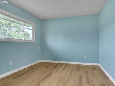 MOTIVATED SELLER! Situated w/in the prestigious Charbonneau Golf on Charbonneau Golf Club in Oregon - for sale on GolfHomes.com, golf home, golf lot