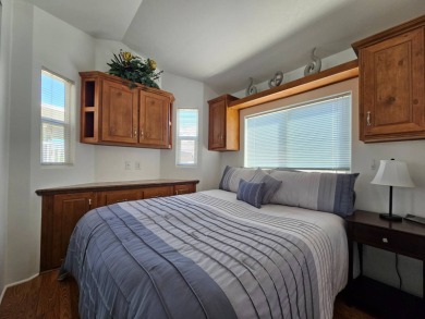 This charming 2-bedroom, 2-bathroom home features a new roof on Viewpoint Golf Resort in Arizona - for sale on GolfHomes.com, golf home, golf lot