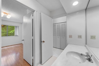 Enjoy the lifestyle of Heritage Hills in this 2 bedroom, 2 bath on Somers Pointe Golf Club - West Hill in New York - for sale on GolfHomes.com, golf home, golf lot