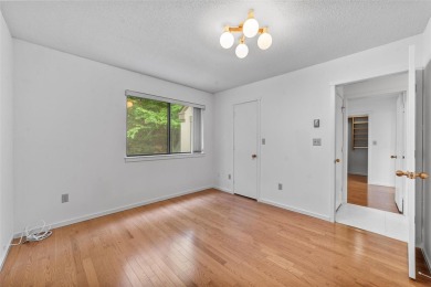 Enjoy the lifestyle of Heritage Hills in this 2 bedroom, 2 bath on Somers Pointe Golf Club - West Hill in New York - for sale on GolfHomes.com, golf home, golf lot