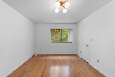 Enjoy the lifestyle of Heritage Hills in this 2 bedroom, 2 bath on Somers Pointe Golf Club - West Hill in New York - for sale on GolfHomes.com, golf home, golf lot