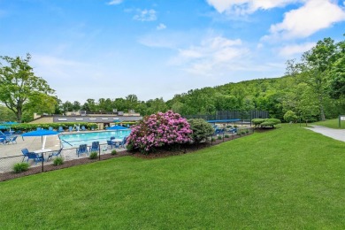 Enjoy the lifestyle of Heritage Hills in this 2 bedroom, 2 bath on Somers Pointe Golf Club - West Hill in New York - for sale on GolfHomes.com, golf home, golf lot