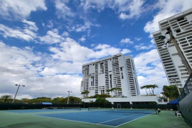 Welcome to a Mansion in the Sky in the heart of Aventura! This on Turnberry Isle Resort and Club in Florida - for sale on GolfHomes.com, golf home, golf lot