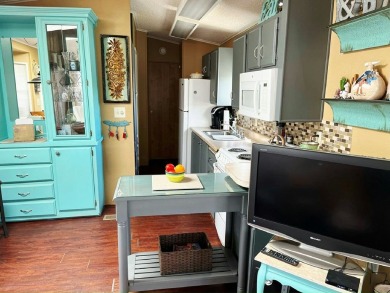 Right now, you could own a 1988 model 1 bed/1 bath, 396.00 sq on Viewpoint Golf Resort in Arizona - for sale on GolfHomes.com, golf home, golf lot
